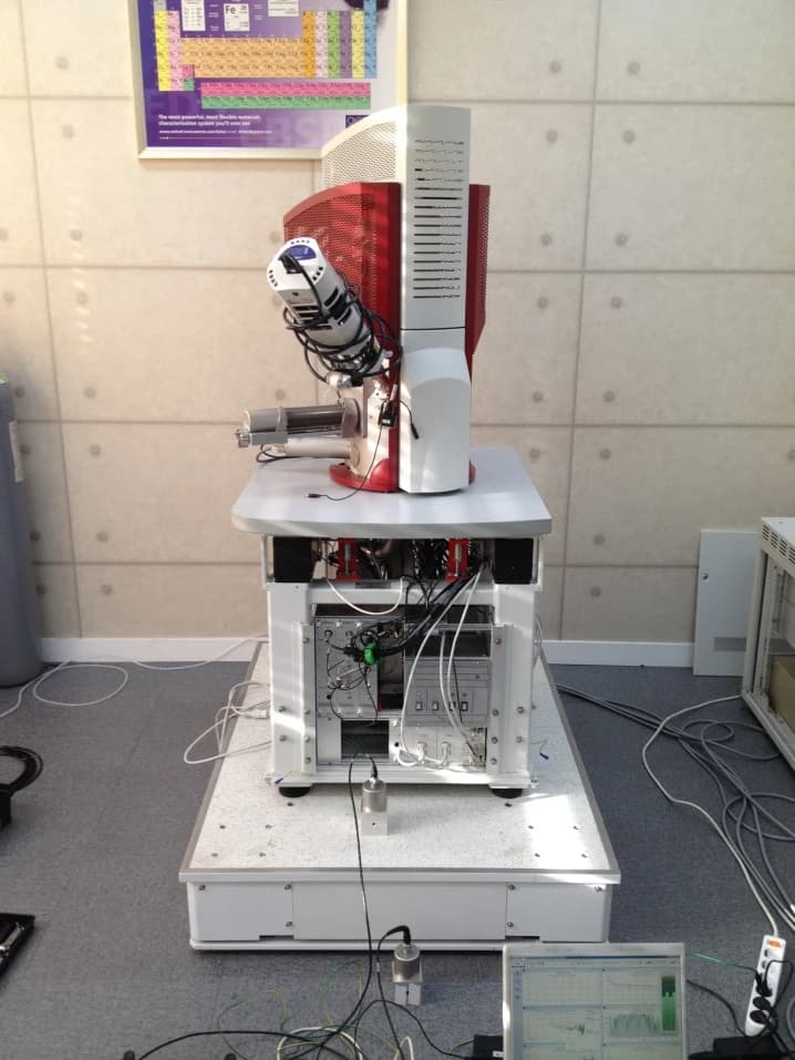Daeil Analysis Laboratory — M-1000 P10 vibration environment measurement (TESCAN, 2015-02-12)