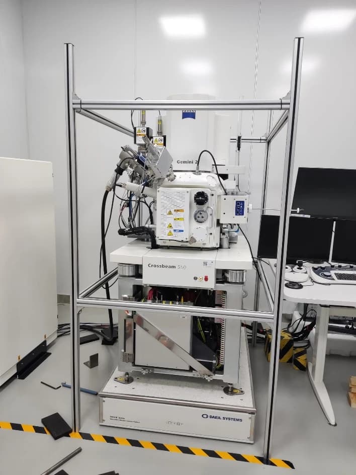 Xi'an Jiaotong University ZEISS Crossbeam 550 FIB-SEM DVIA-M1000 (220614R7) Installation Report