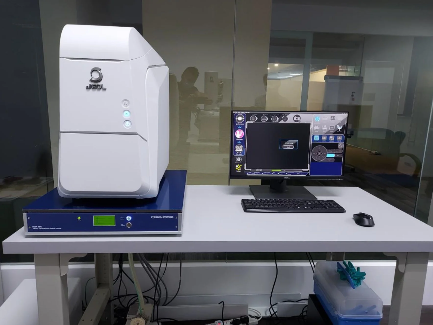 JEOL Tabletop SEM